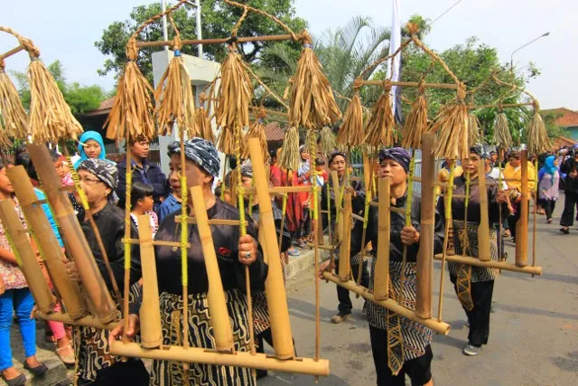 Mengikuti Upacara Adat Seren Taun di Kuningan: Panen, Ritual, dan Musik Tradisional